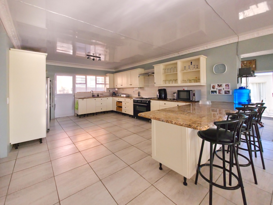 5 Bedroom Property for Sale in Hawston Western Cape